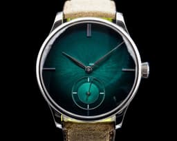 Venturer Small Seconds 18K WG / Cosmic Green Dial